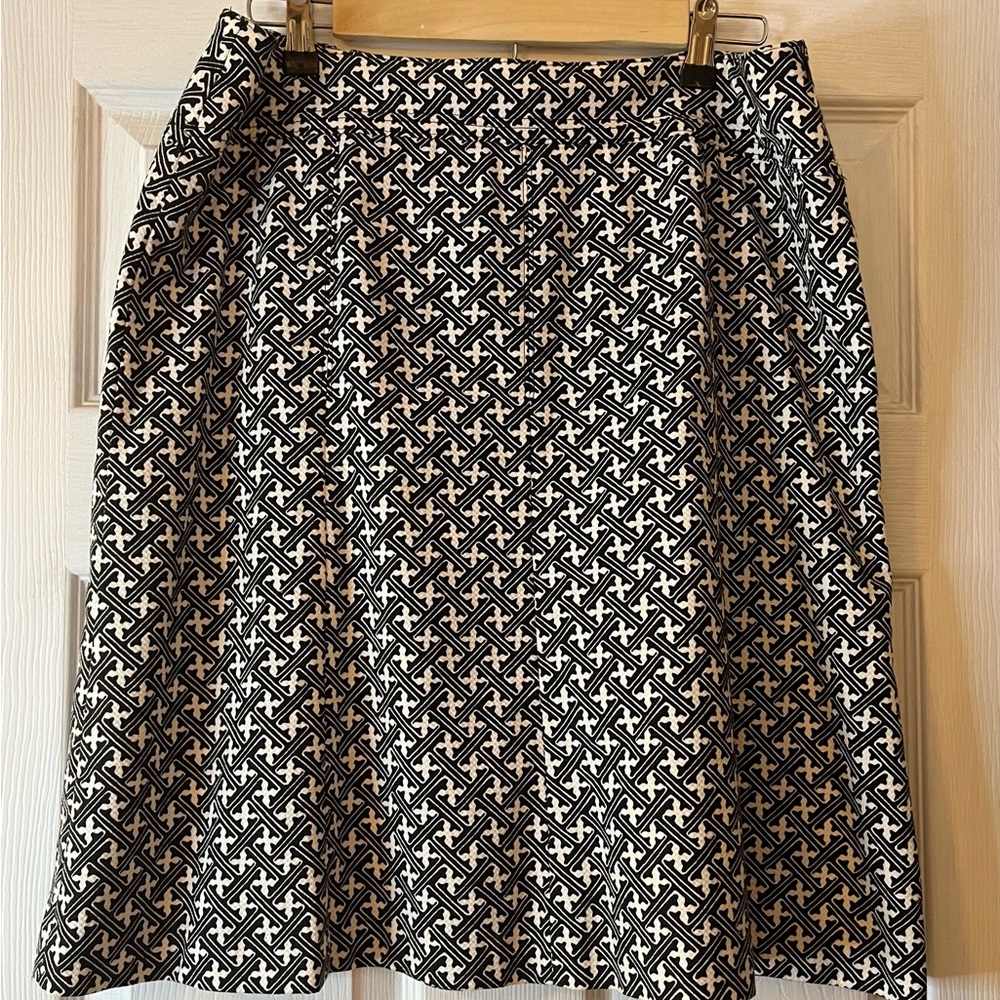 Amanda Smith Black and White Geometric A-Line Skirt Classic!